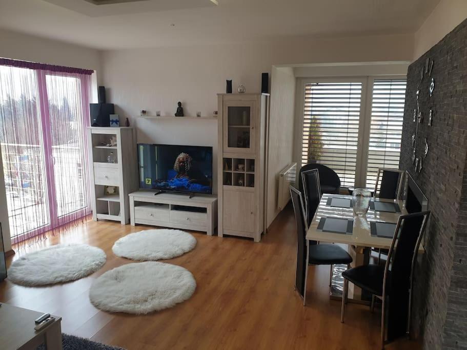 Mezonetovy Apartman V Centre Novej Dubnice Ilava Exterior foto