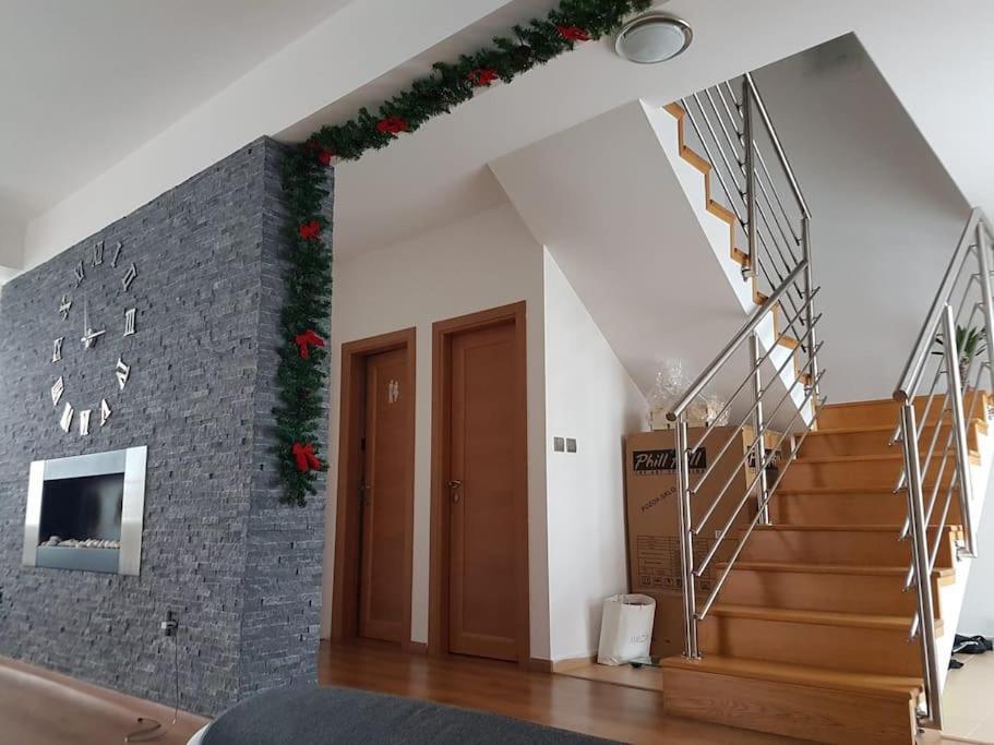 Mezonetovy Apartman V Centre Novej Dubnice Ilava Exterior foto